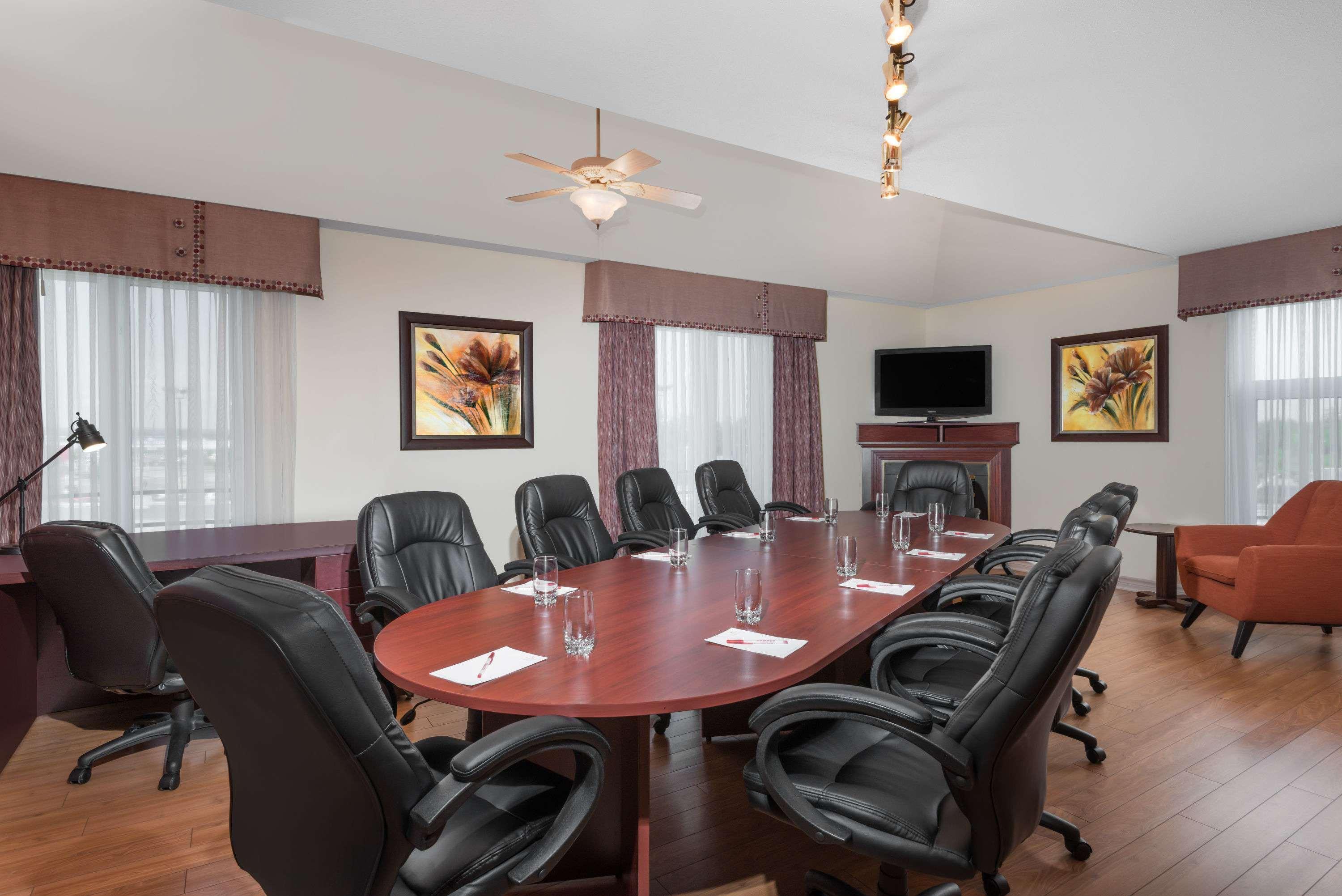 Ramada Plaza By Wyndham Gatineau/Manoir Du Casino Hotel Екстериор снимка